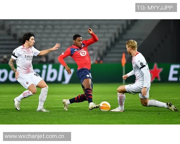 摩纳哥中场意外飞踹塔利亚菲科脖子引发场上混乱瞬间 摩纳哥中场意外飞踹塔利亚菲科脖子引发场上混乱瞬间