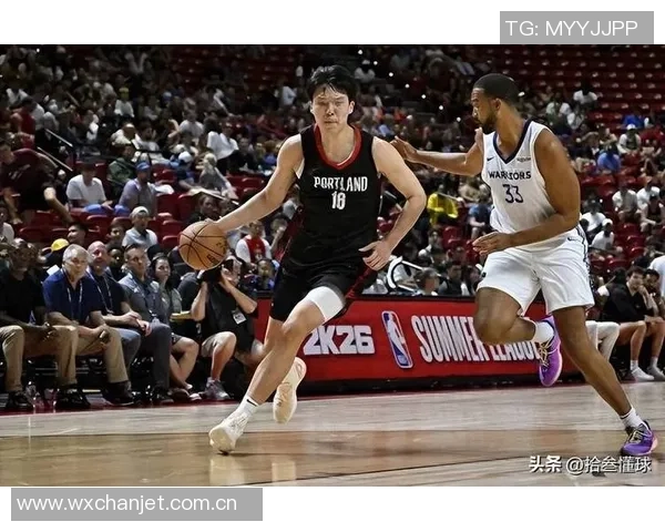 马卢阿奇篮下强势接球转身进攻成功完成21精彩瞬间 马卢阿奇篮下强势接球转身进攻成功完成21精彩瞬间