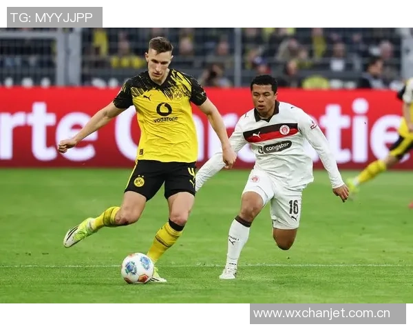 多特蒙德发布新海报展示施洛特贝克阿德耶米与格里马尔多精彩瞬间